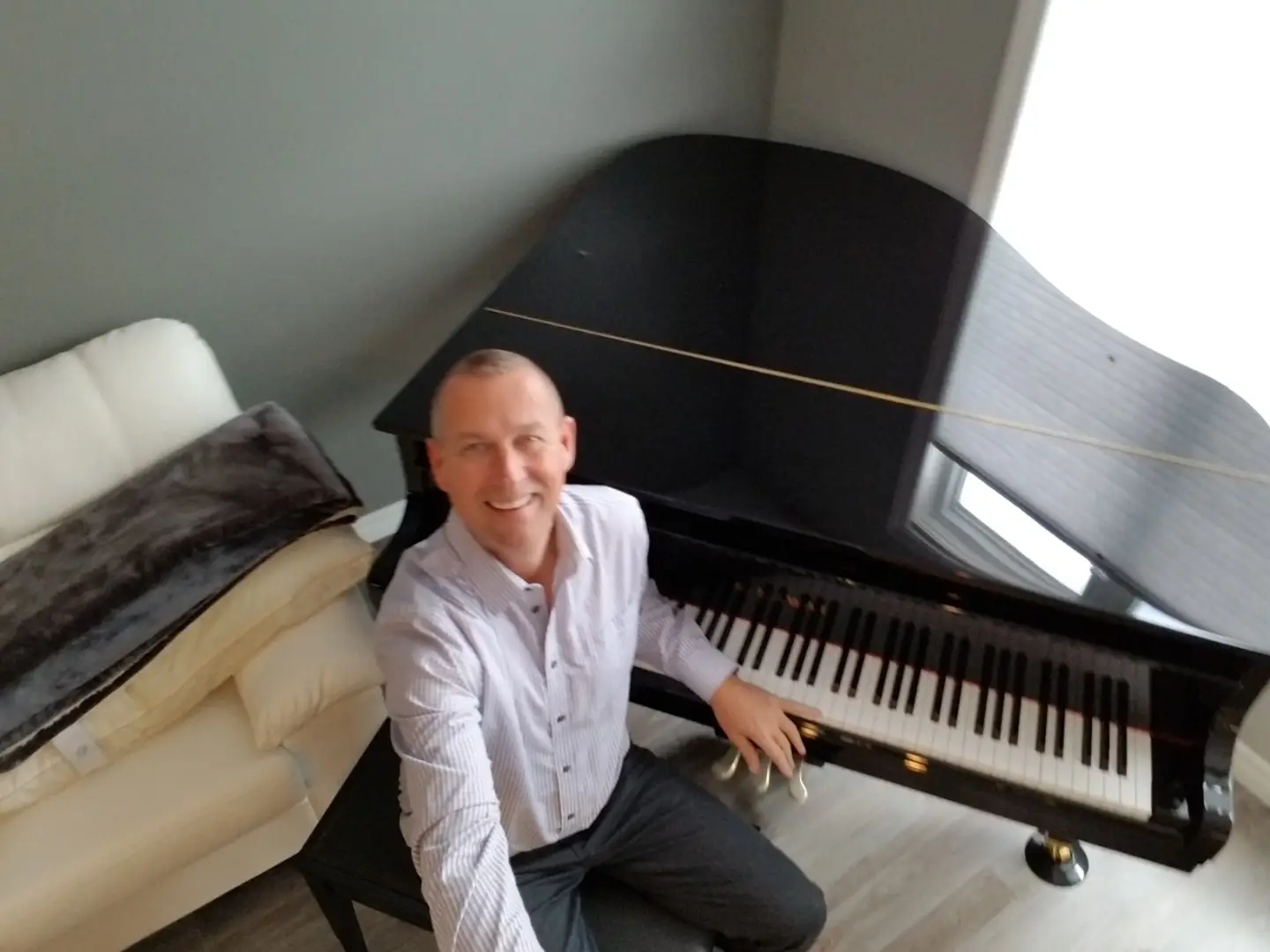 Rob Colebrook with Kawai Piano